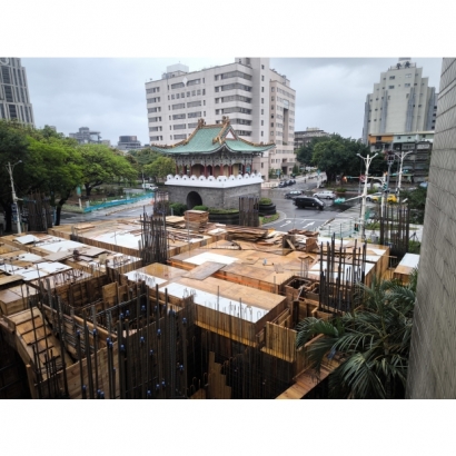 2F樑板模板施作完成1.jpg
